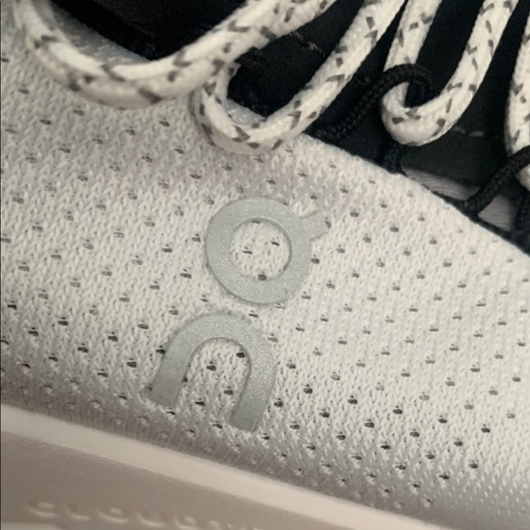 On Running Men's White and Gray Sneakers - Picture 2 of 4